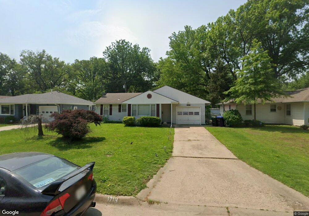 1719 SW 24th St, Topeka, KS 66611 - photo 1