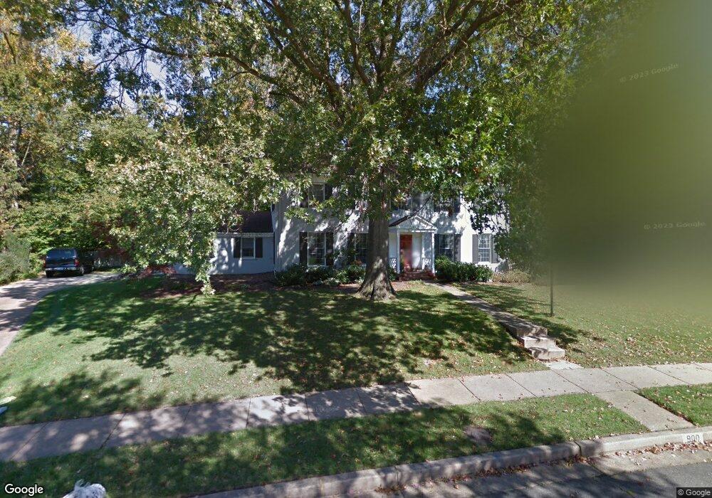 900 Emerald Dr, Alexandria, VA 22308 - photo 1