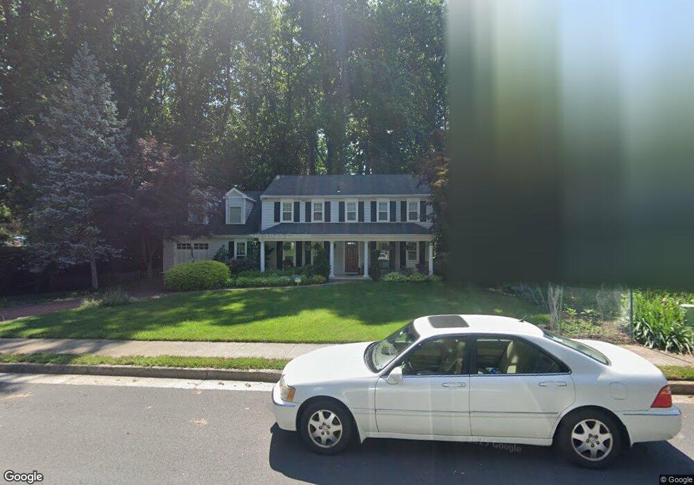 8942 Miller Ln, Vienna, VA 22182 - photo 1