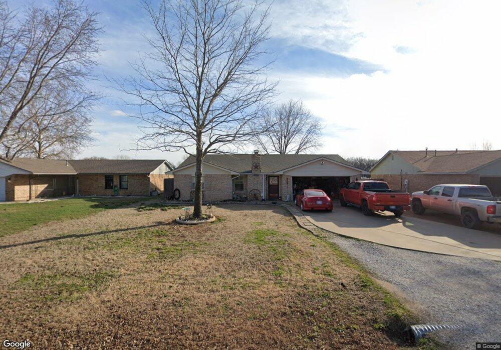 1010 W E Ave, Cache, OK 73527 - photo 1