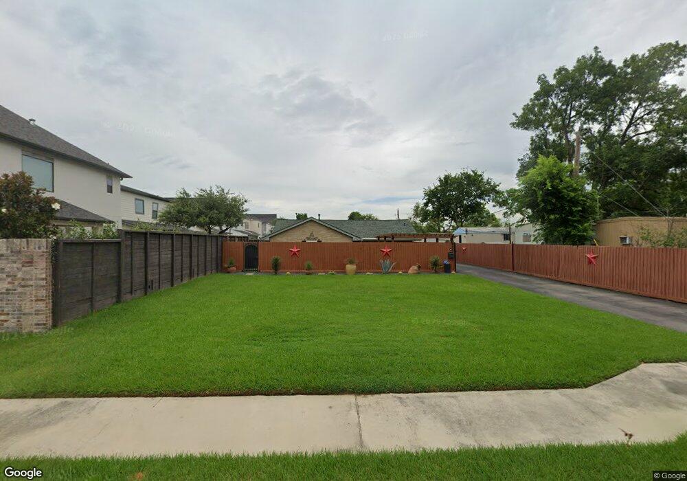 4622 Chrystell Ln, Houston, TX 77092 - photo 1