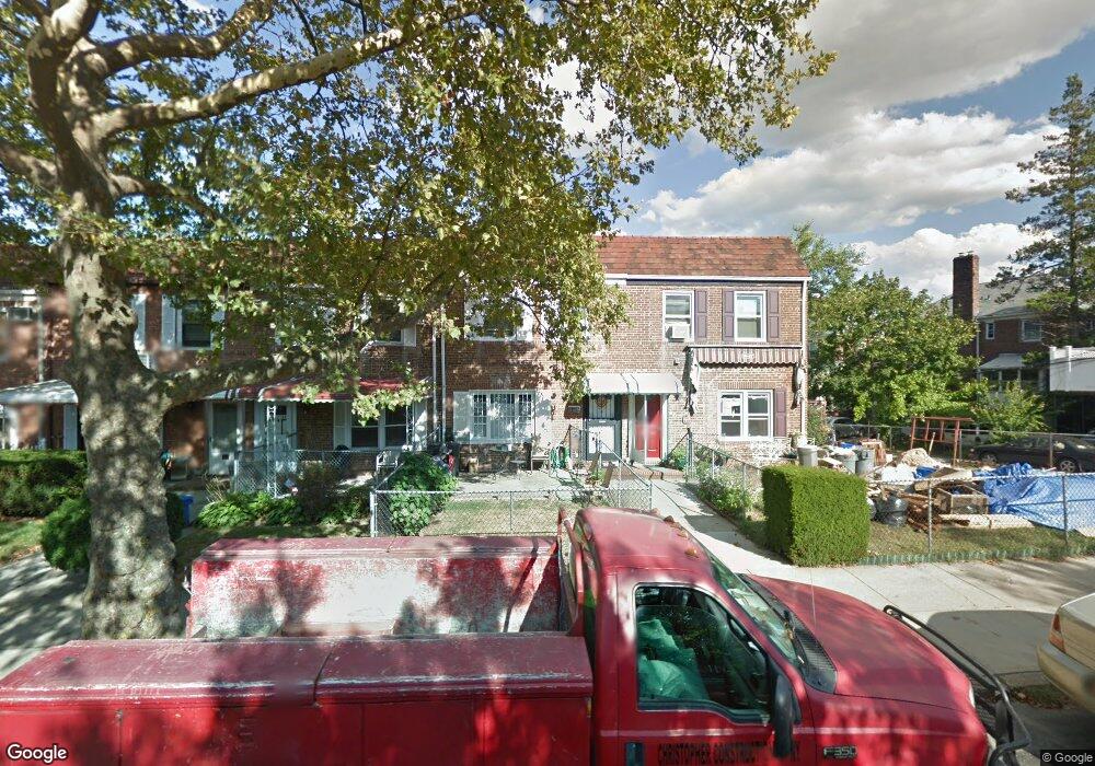 7035 175th St, Fresh Meadows, NY 11365 - photo 1