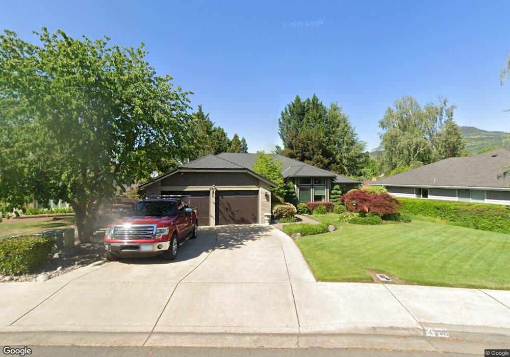2411 Meadow Creek Dr, Medford, OR 97504 - photo 1