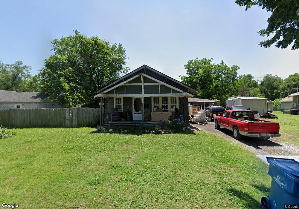 1223 E Cherry St, Cushing, OK 74023 - photo 1