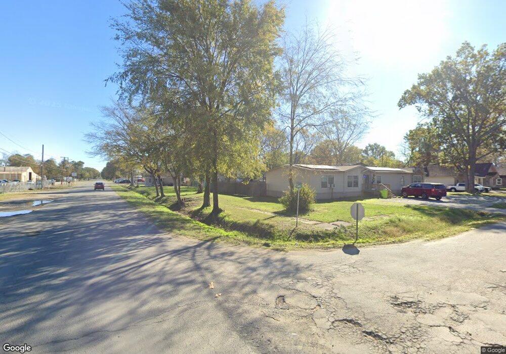 201 S Wood St, Stuttgart, AR 72160 - photo 1