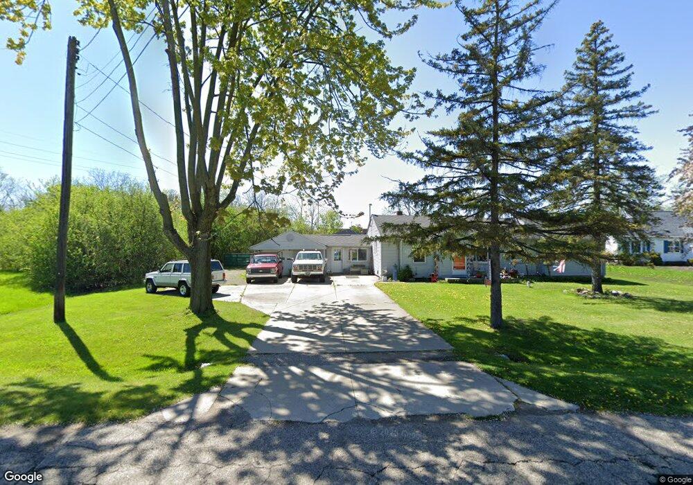 2504 Miami Beach Dr, Flint, MI 48507 - photo 1