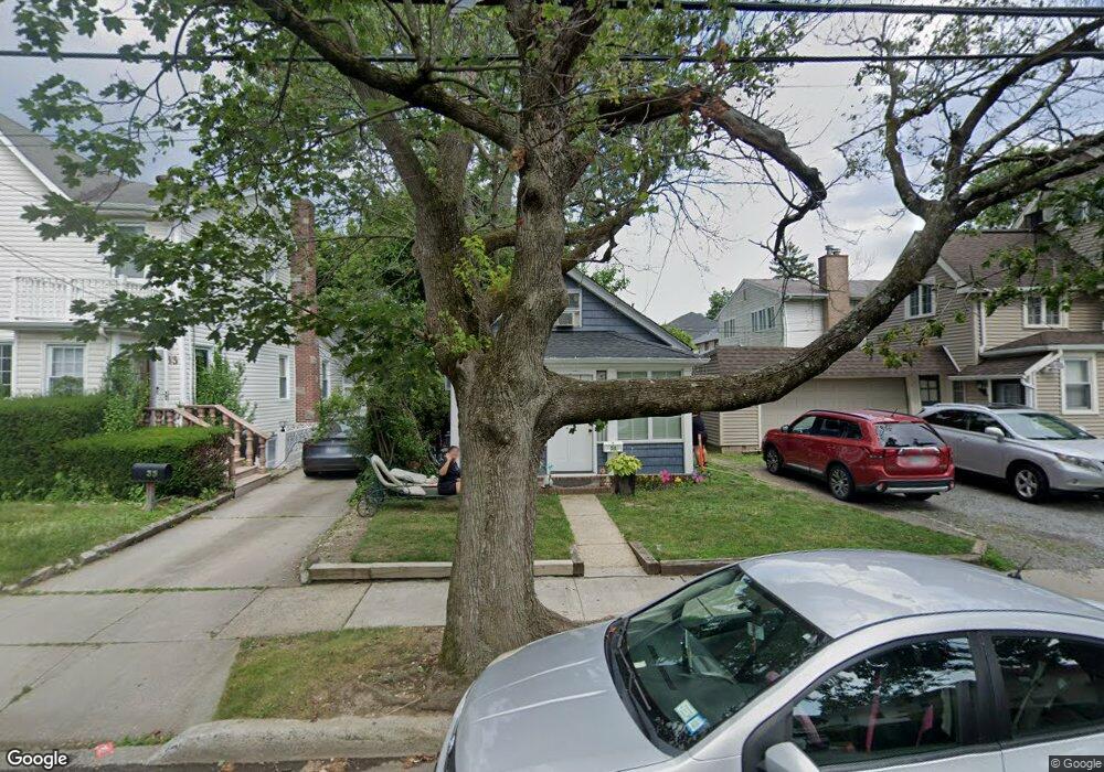 31 Forest Row, Great Neck, NY 11024 - photo 1