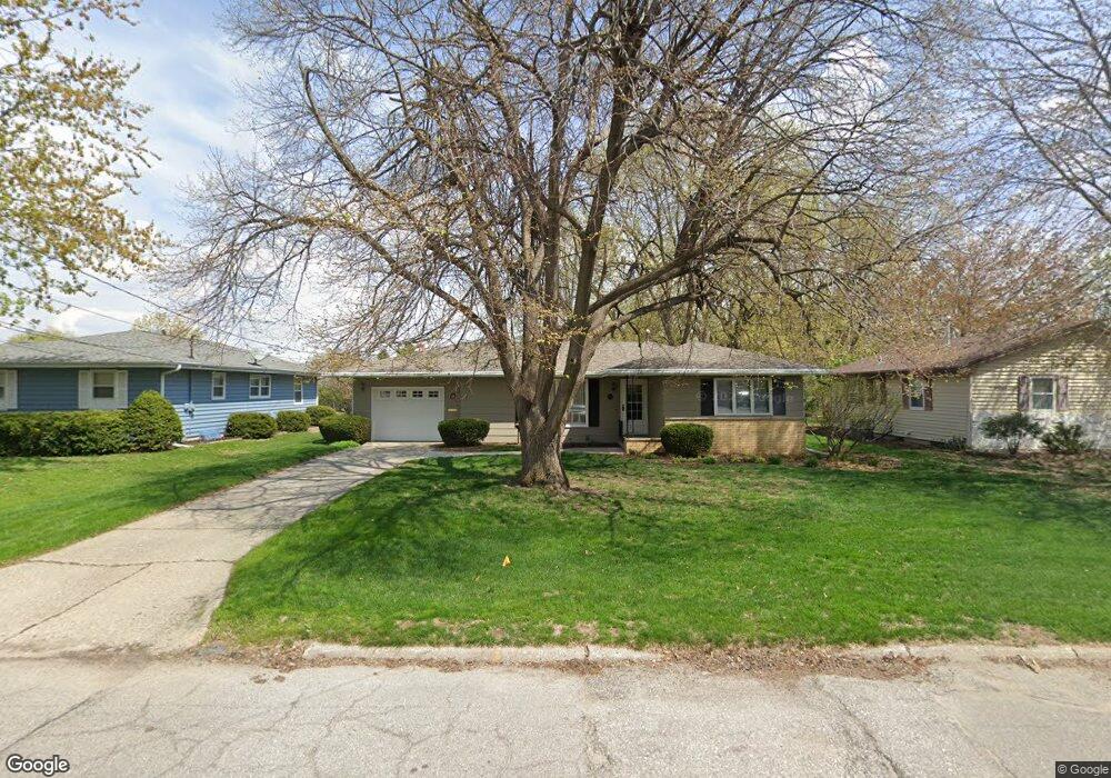 1202 E 14th St S, Newton, IA 50208 - photo 1