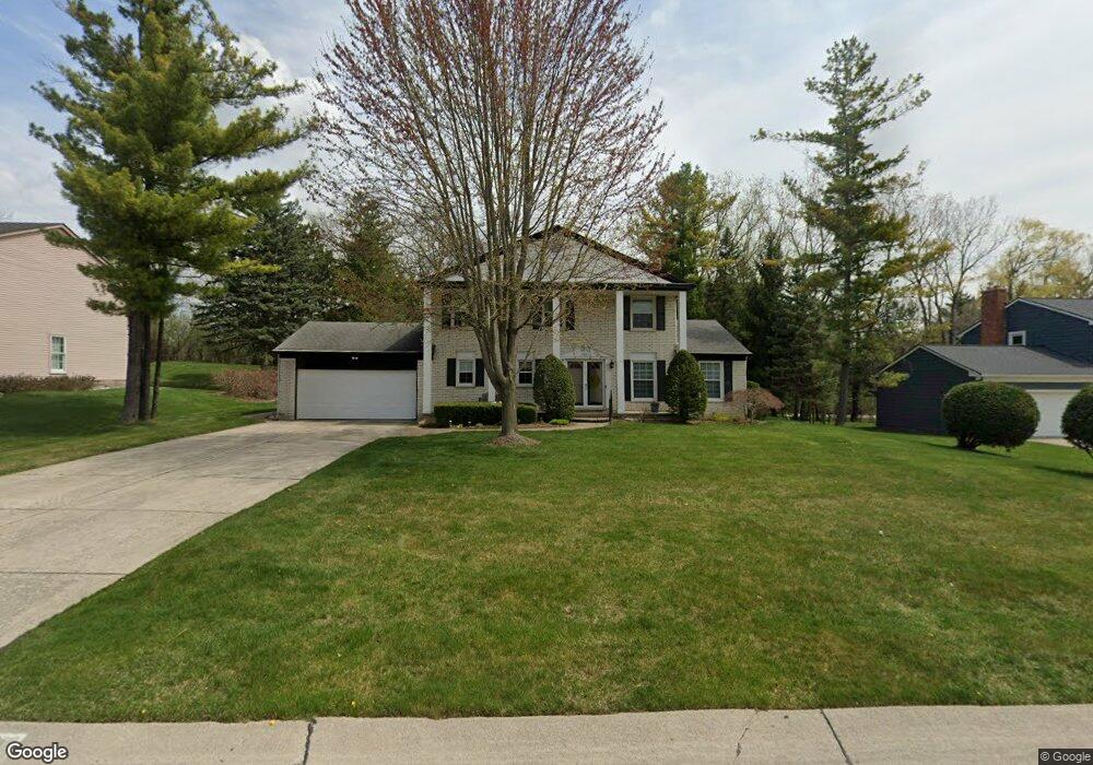 1901 Hickory Bark Ln, Bloomfield Hills, MI 48304 - photo 1