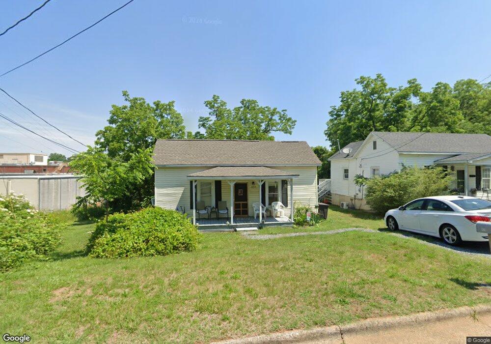 820 Charlotte Ave, Statesville, NC 28677 - photo 1