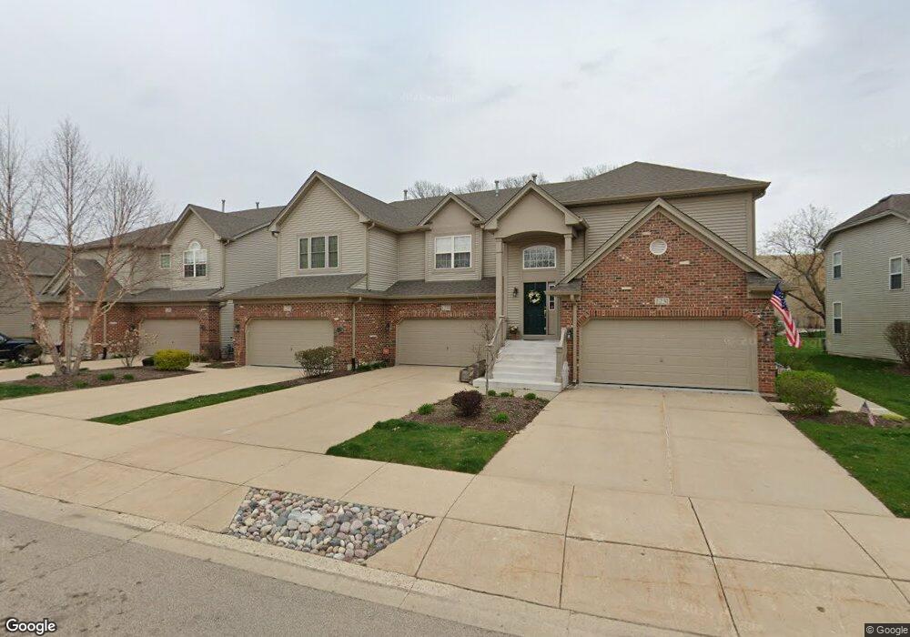 1233 Oakleaf Ct, Aurora, IL 60506 - photo 1