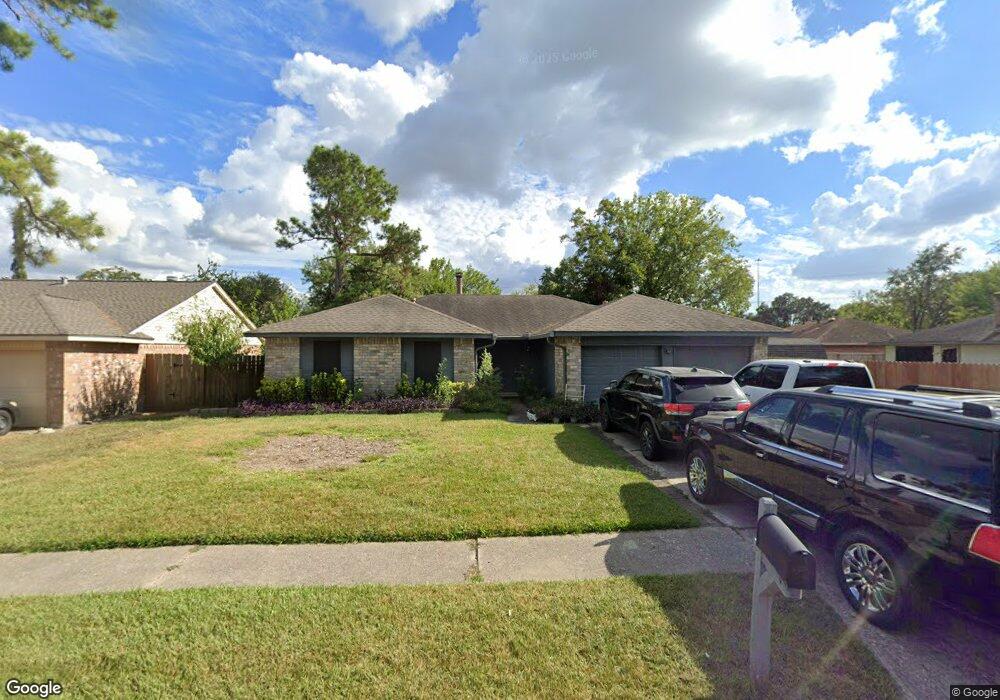 3331 Willow Tree Dr, Houston, TX 77066 - photo 1