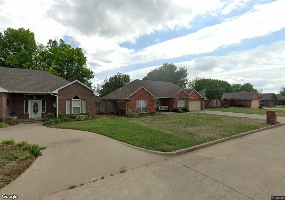 2120 Meadow Lark Dr, Duncan, OK 73533 - photo 1