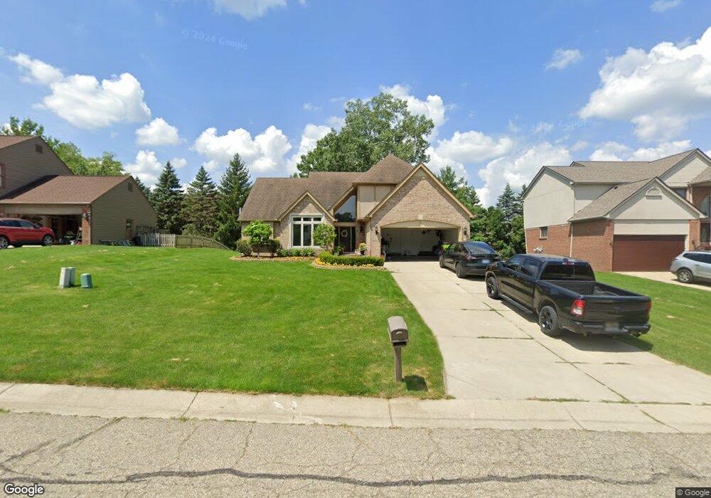 1736 Janet Dr, West Bloomfield, MI 48324 - photo 1