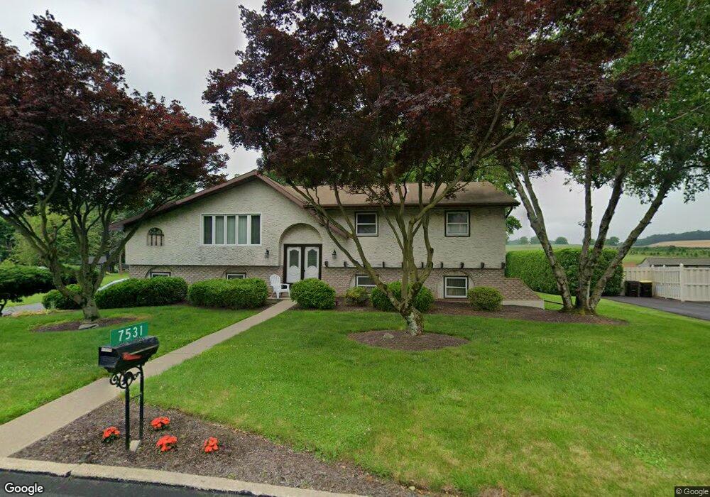 7531 Richard Ln, Bath, PA 18014 - photo 1