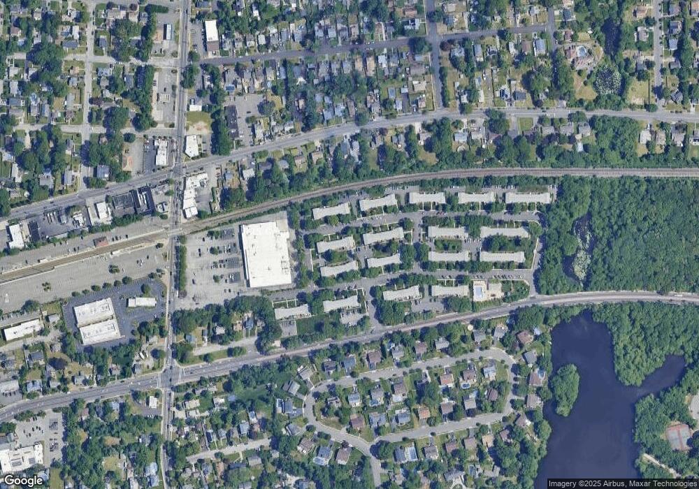 84 Cardinal Ln unit 84, Islip, NY 11751 - photo 1