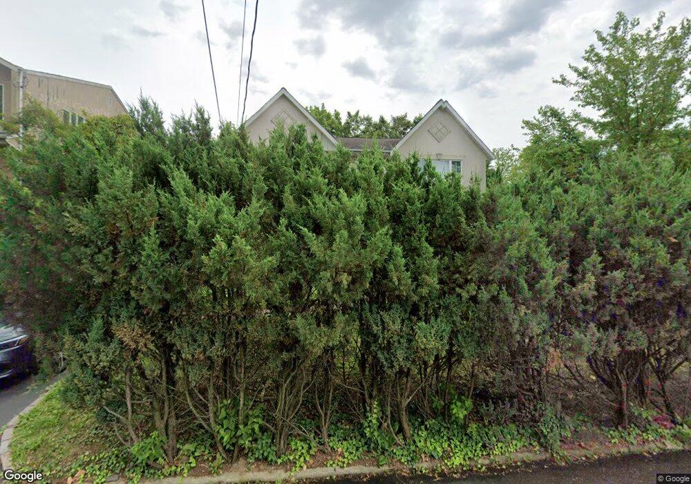 58 Fairview Ave, Great Neck, NY 11023 - photo 1