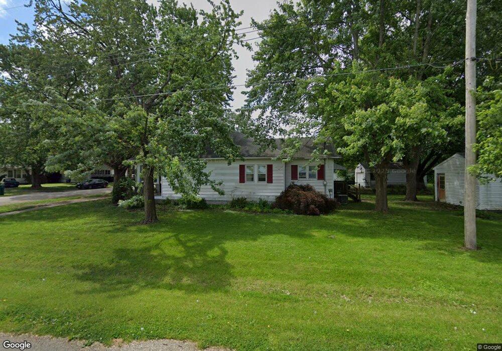 1221 N 10th St, Mattoon, IL 61938 - photo 1