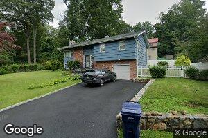 24 Bridge Ln, Yorktown Heights, NY 10598