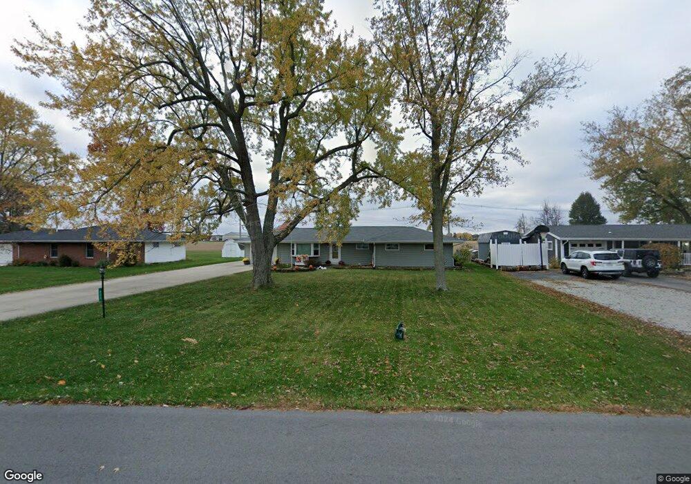 403 Woodlawn Dr, Wapakoneta, OH 45895 - photo 1