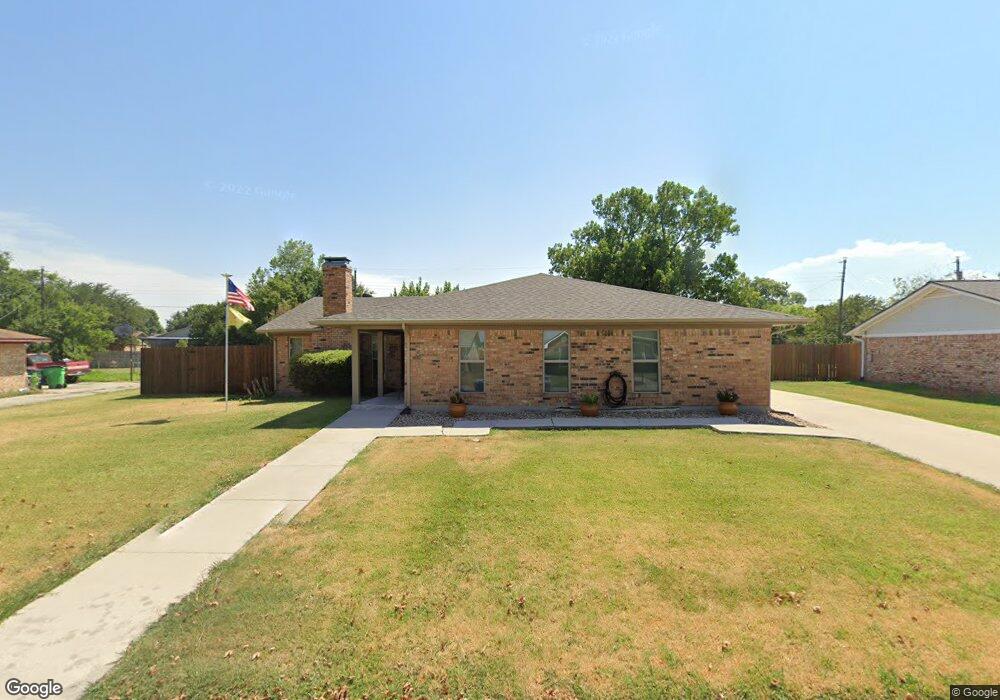 2005 College St, Gainesville, TX 76240 - photo 1