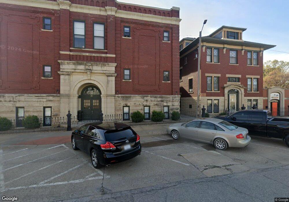 304 SW Van Buren St, Topeka, KS 66603 - photo 1