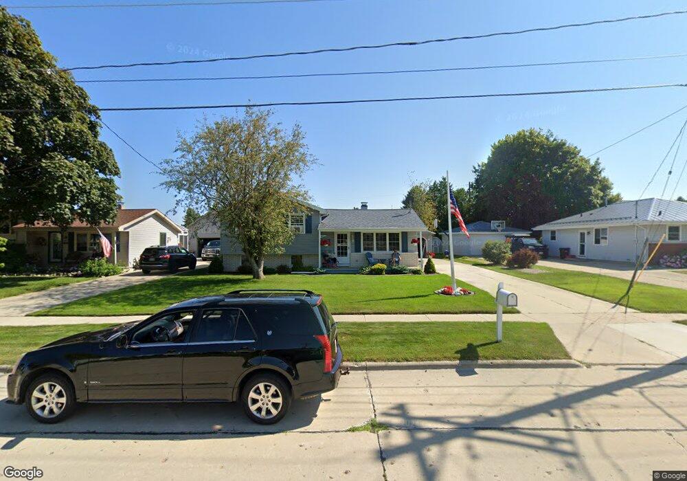 3121 Division St, Manitowoc, WI 54220 - photo 1