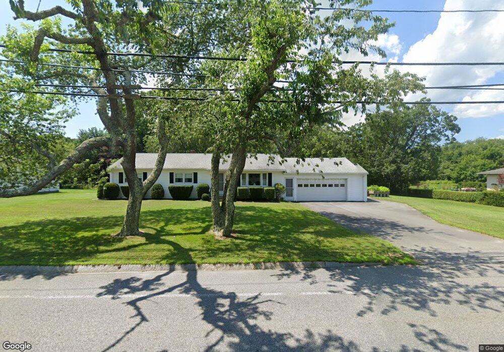 575 Russells Mills Rd, South Dartmouth, MA 02748 - photo 1