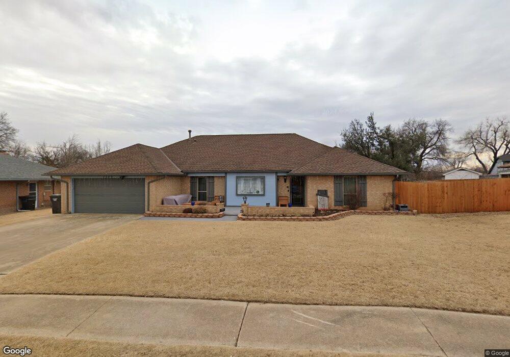 1542 Winding Creek Rd, Moore, OK 73160 - photo 1