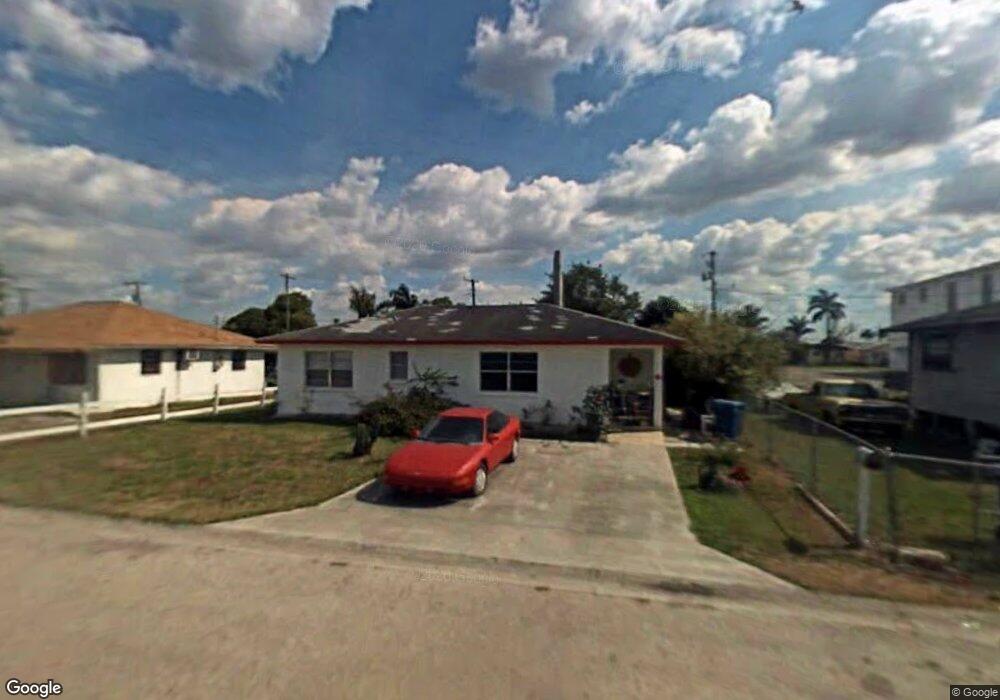 553 SW 9th St, Belle Glade, FL 33430 - photo 1