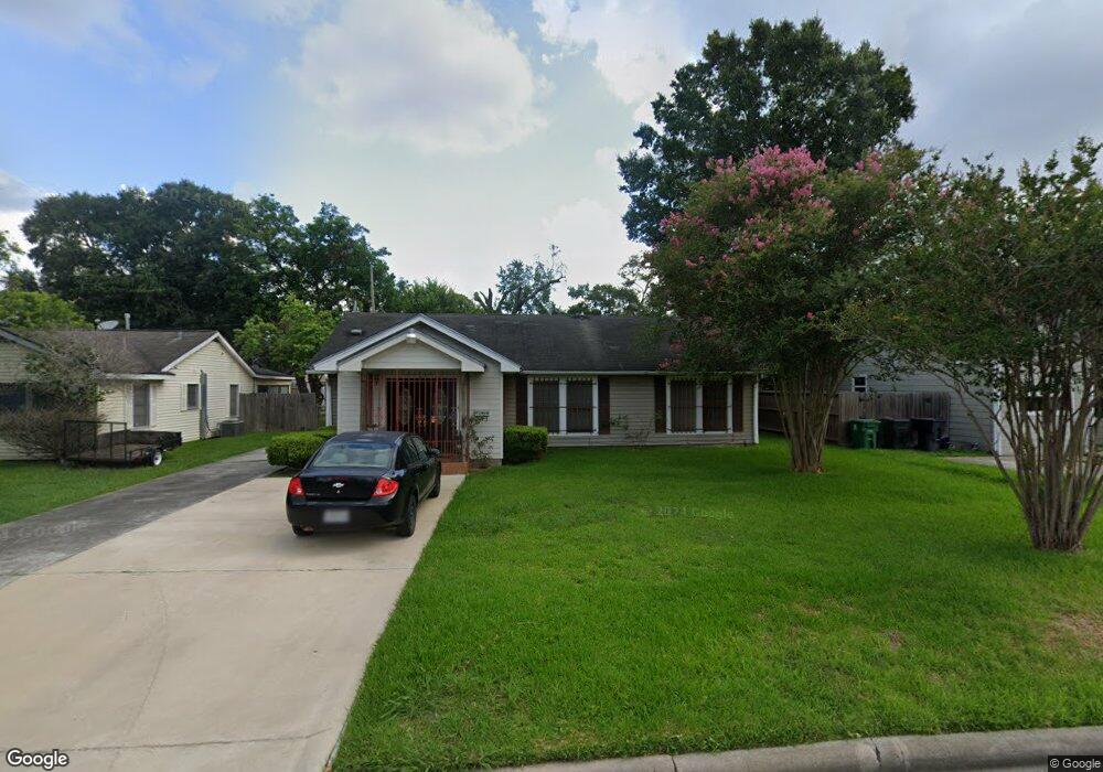 7733 Moline St, Houston, TX 77087 - photo 1
