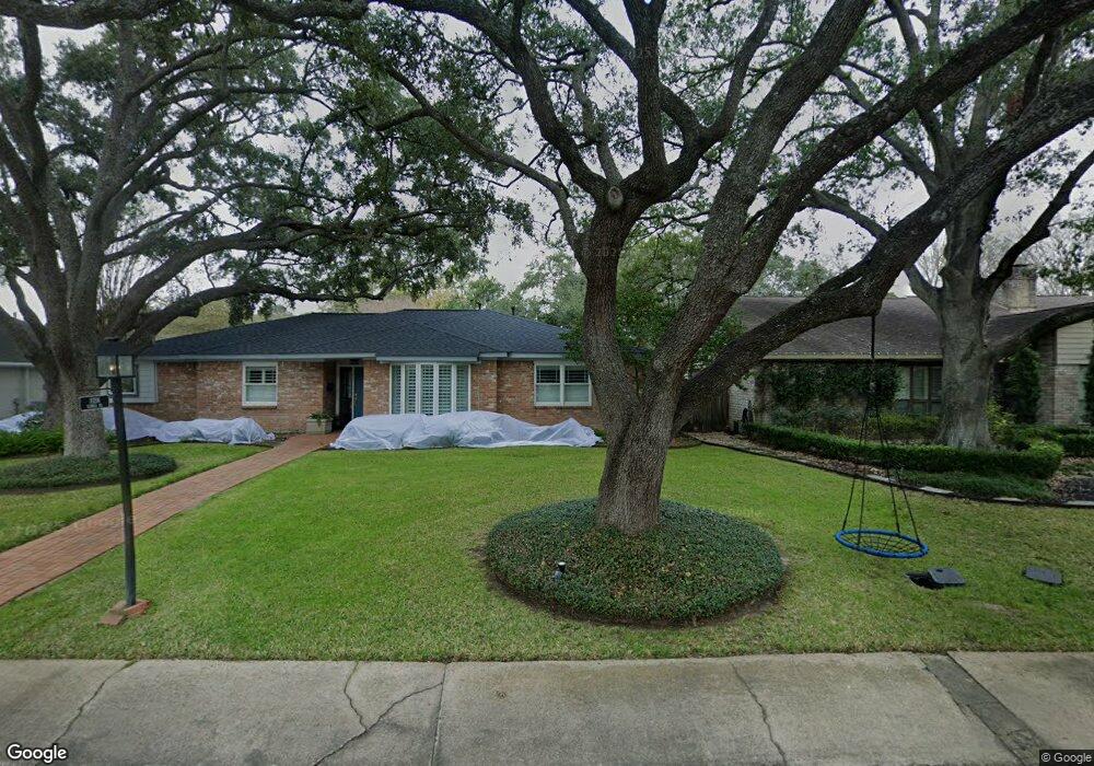 10206 Olympia Dr, Houston, TX 77042 - photo 1