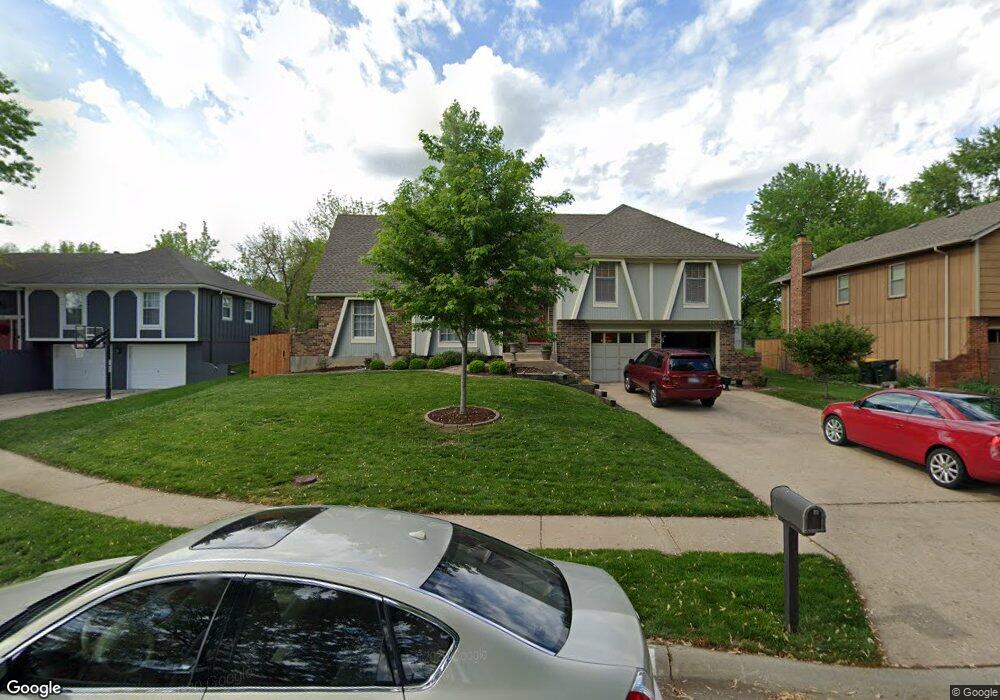 10414 W 49th Place, Shawnee, KS 66203 - photo 1