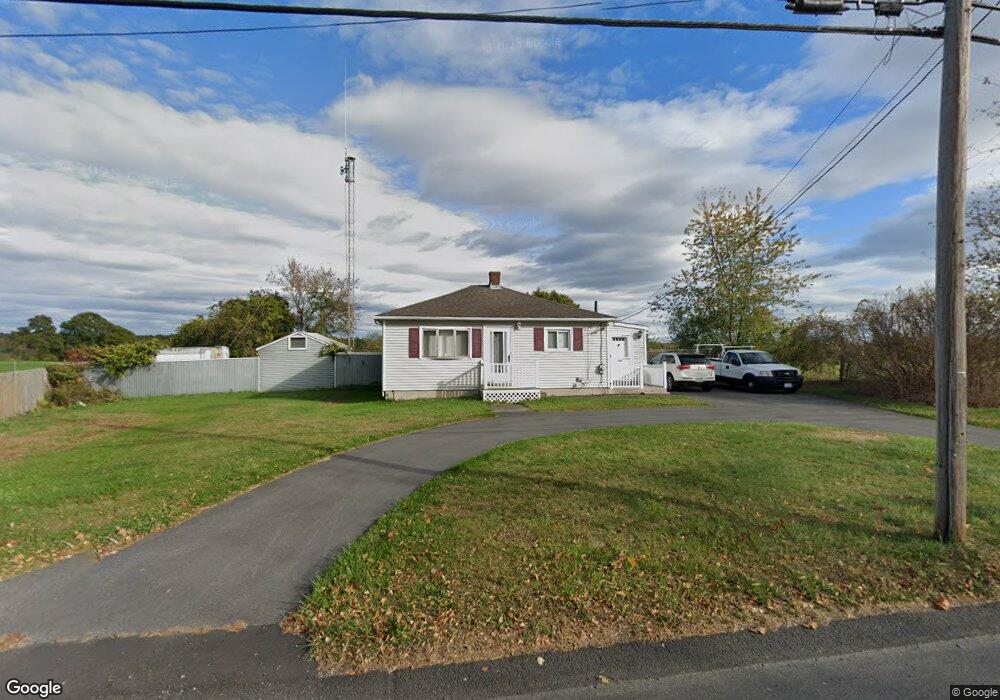 426 Market St, Swansea, MA 02777 - photo 1