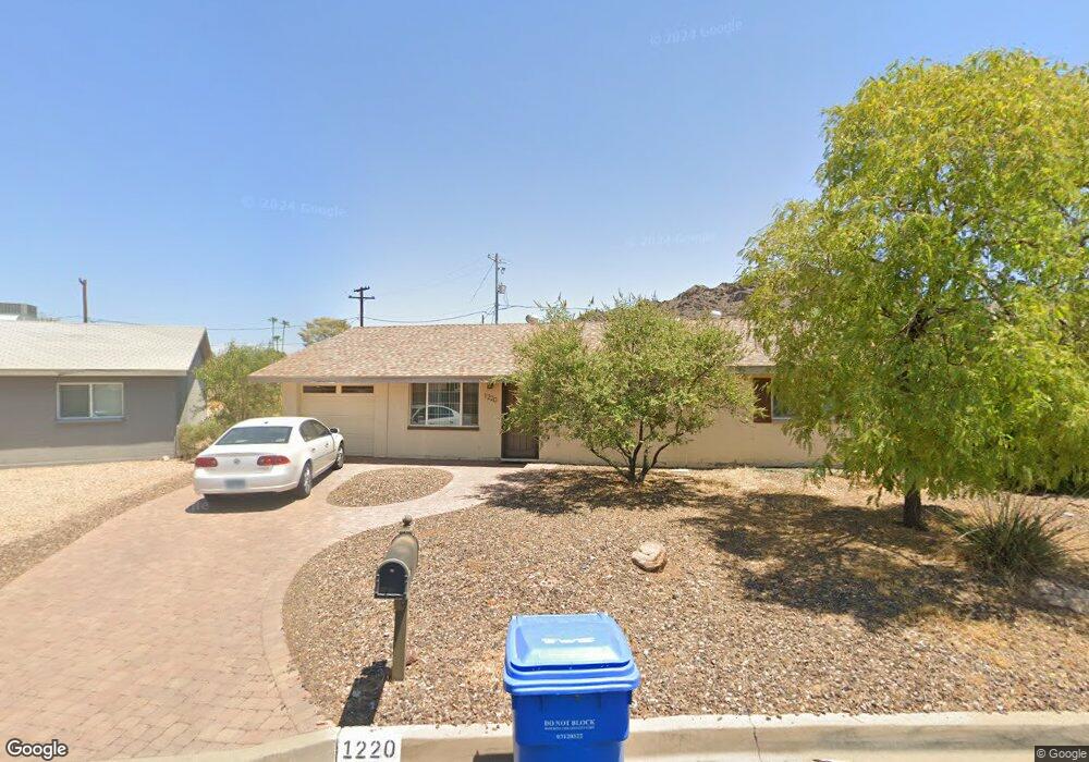 1220 E Echo Ln, Phoenix, AZ 85020 - photo 1