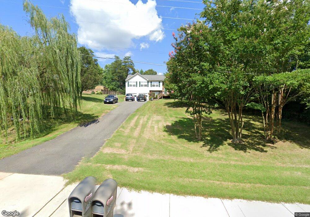 19231 Fuller Heights Rd, Triangle, VA 22172 - photo 1