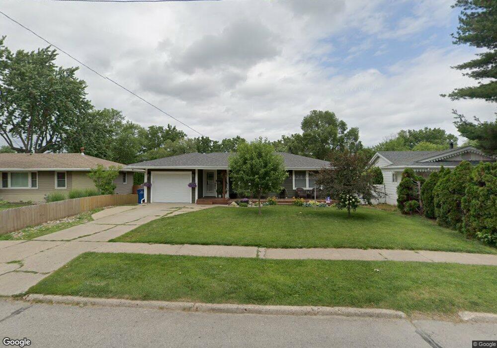 428 E Miller Ave, Des Moines, IA 50315 - photo 1