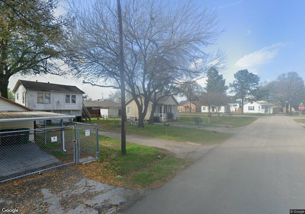 6615 Lloyd St, Houston, TX 77022 - photo 1