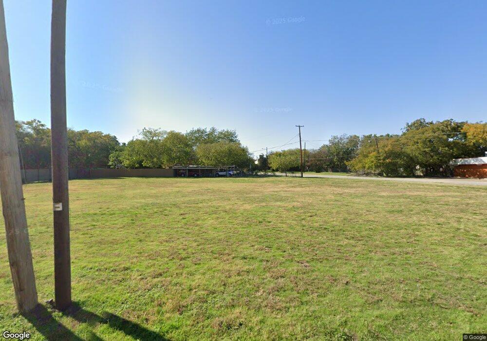 106 NE 10th St, Grand Prairie, TX 75050 - photo 1