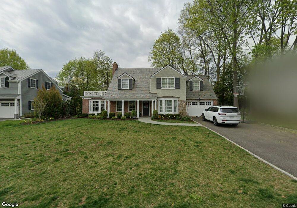31 Waldo Ln, Manhasset, NY 11030 - photo 1