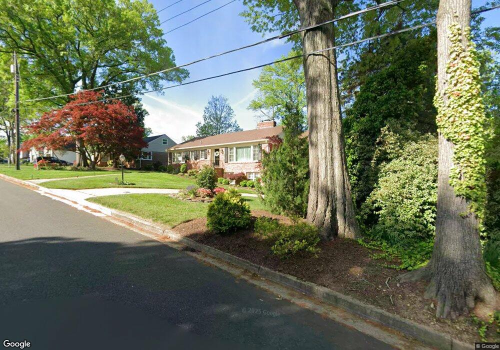 7106 Marine Dr, Alexandria, VA 22307 - photo 1