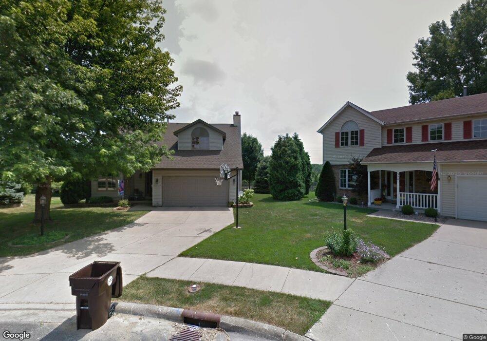 5500 N Cedarwilde Ct, Peoria, IL 61615 - photo 1