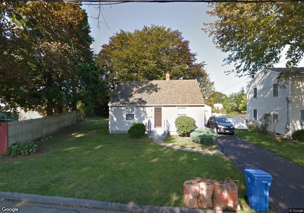 4 Yarnell Ave, Middletown, RI 02842 - photo 1