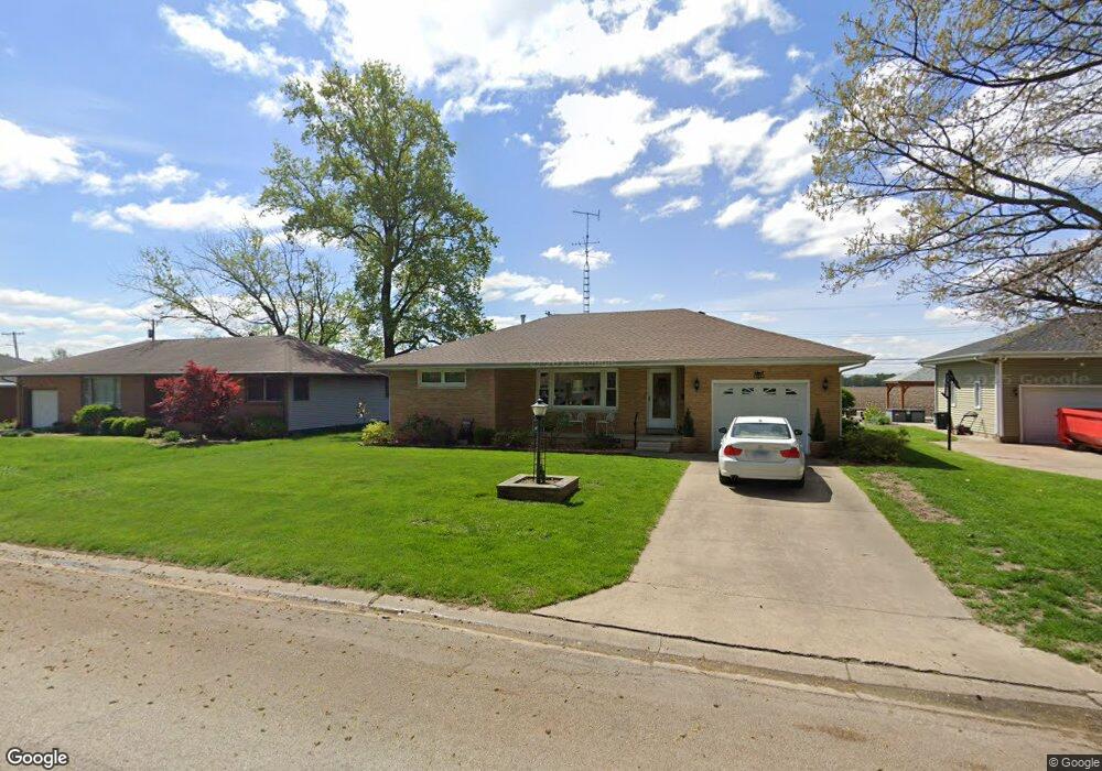 345 Mayfair Dr, Lincoln, IL 62656 - photo 1