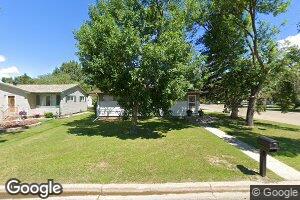 423 14th St NE, Devils Lake, ND 58301