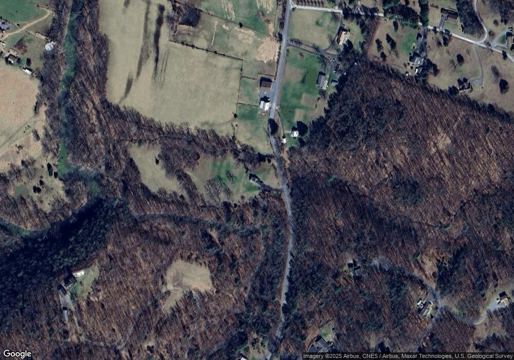 736 Mountain Run Rd, Berkeley Springs, WV 25411 - photo 1