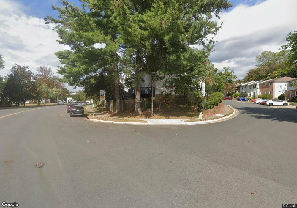 3090 White Birch Ct, Fairfax, VA 22031 - photo 1