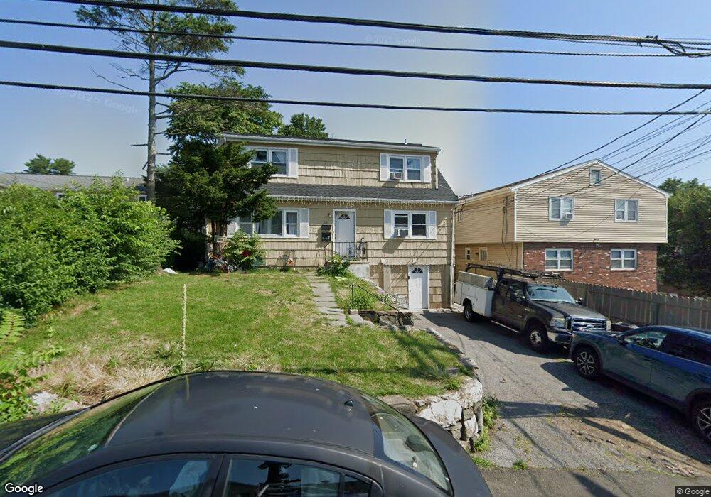220 Wardwell St, Stamford, CT 06902 - photo 1