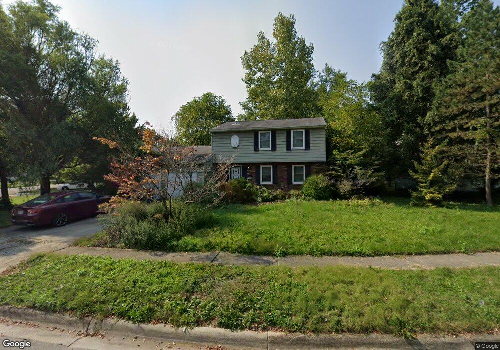 1719 Peardale Rd N, Columbus, OH 43229 - photo 1