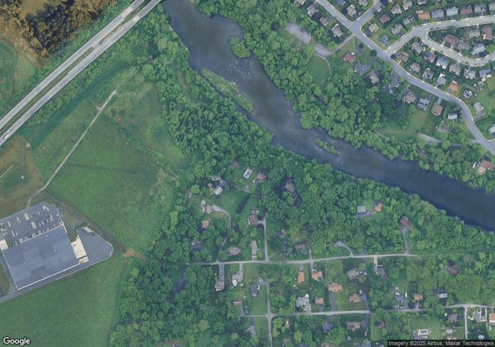 2495 W Shore Dr, Reading, PA 19605 - photo 1